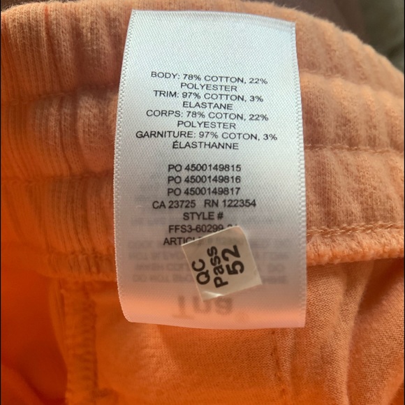 Aritzia Cozy Boyfriend Shorts in the colour apricot - Picture 6 of 9